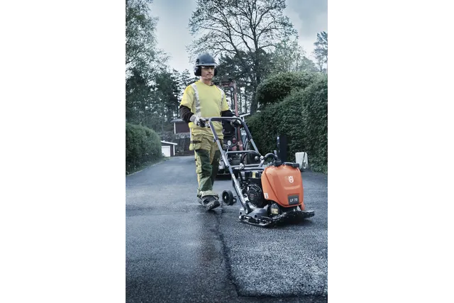 HUSQVARNA LF 100 LAT FORWARD PLATE COMPACTOR