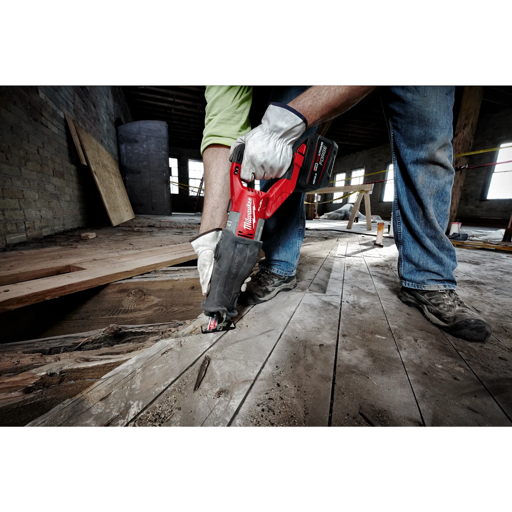 MILWAUKEE M18 FUEL™ SAWZALL® RECIPROCATING SAW 2 BATTERY KIT